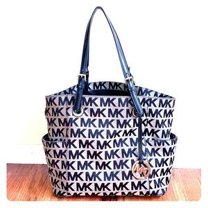 Michael Kors Signature MK Jet Set Tote
